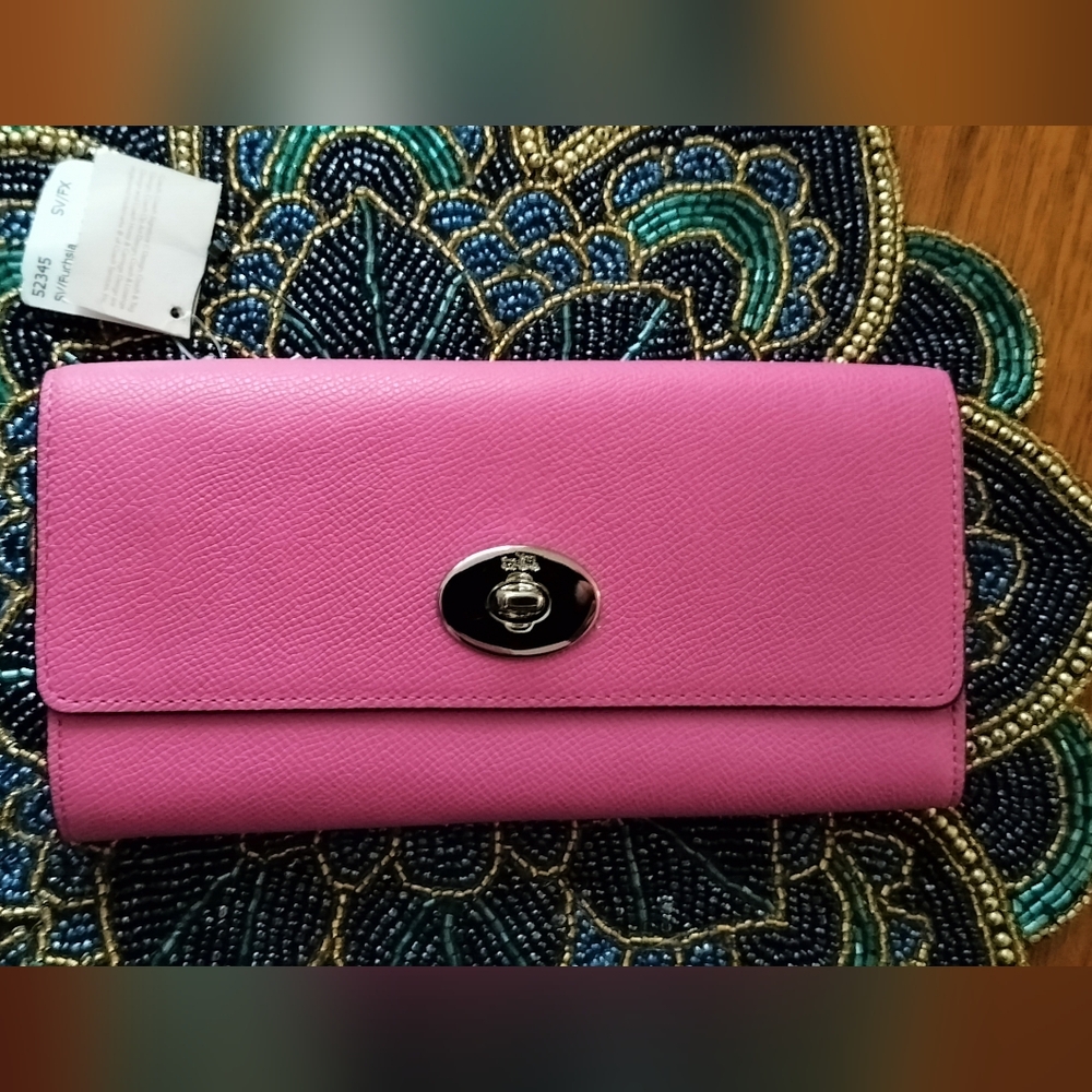 Coach - Women's Pink Wallet, Double Twist Lock Coach Wallet.